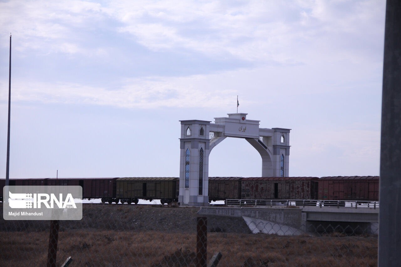 First Kazakhstan freight train enters Iran