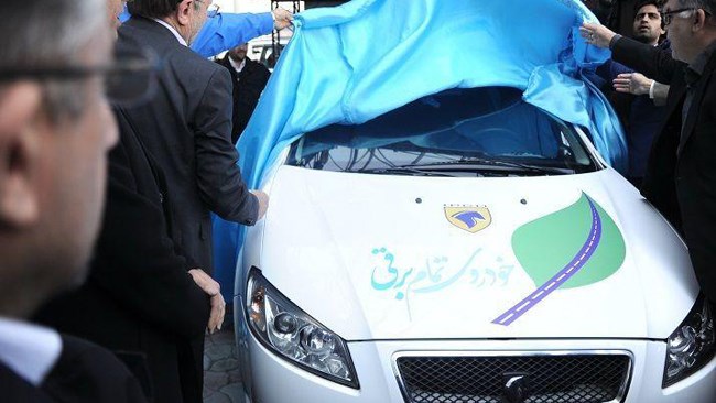 Iranian carmaker unveils