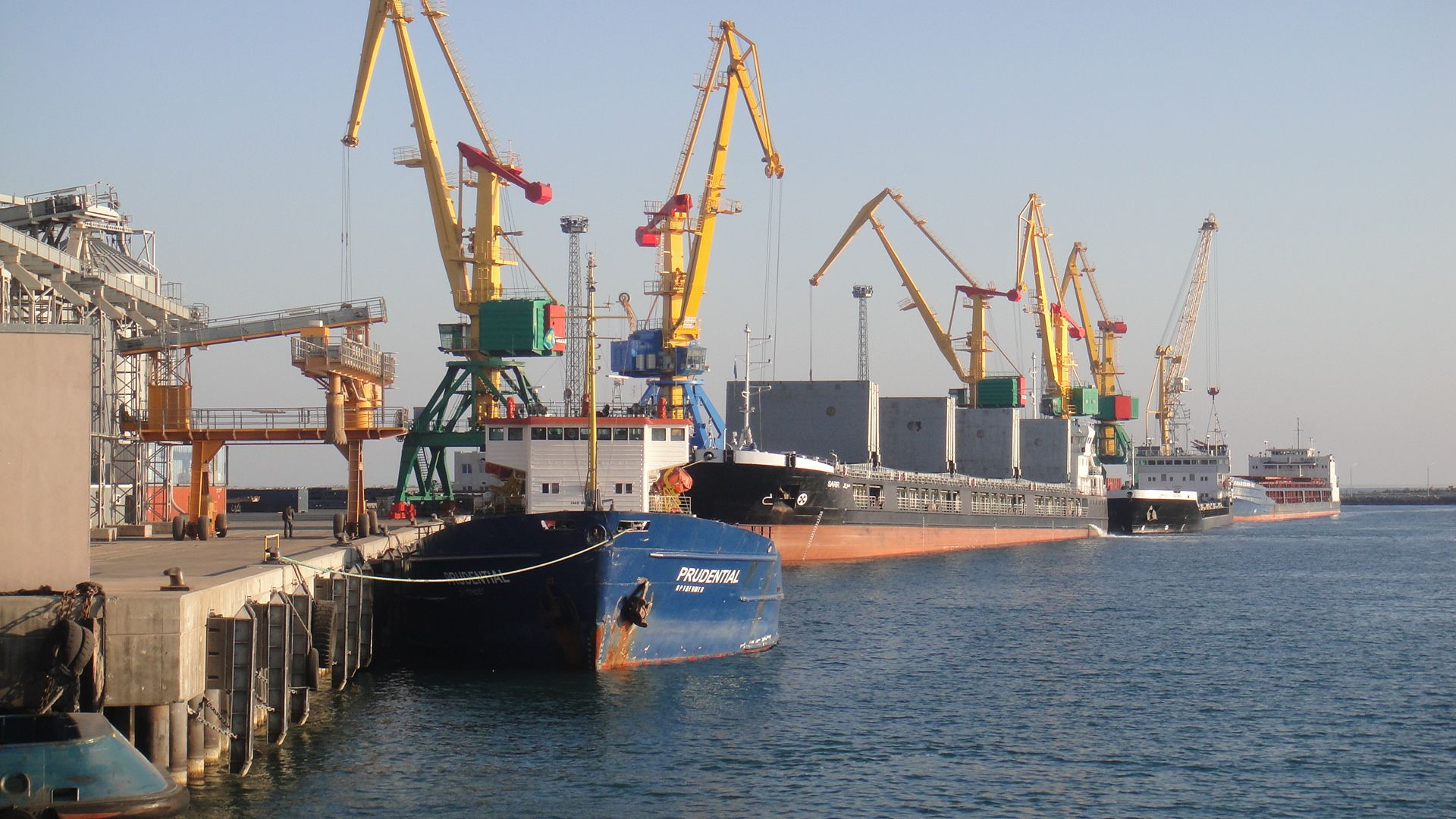 Kazakhstans Caspian ports