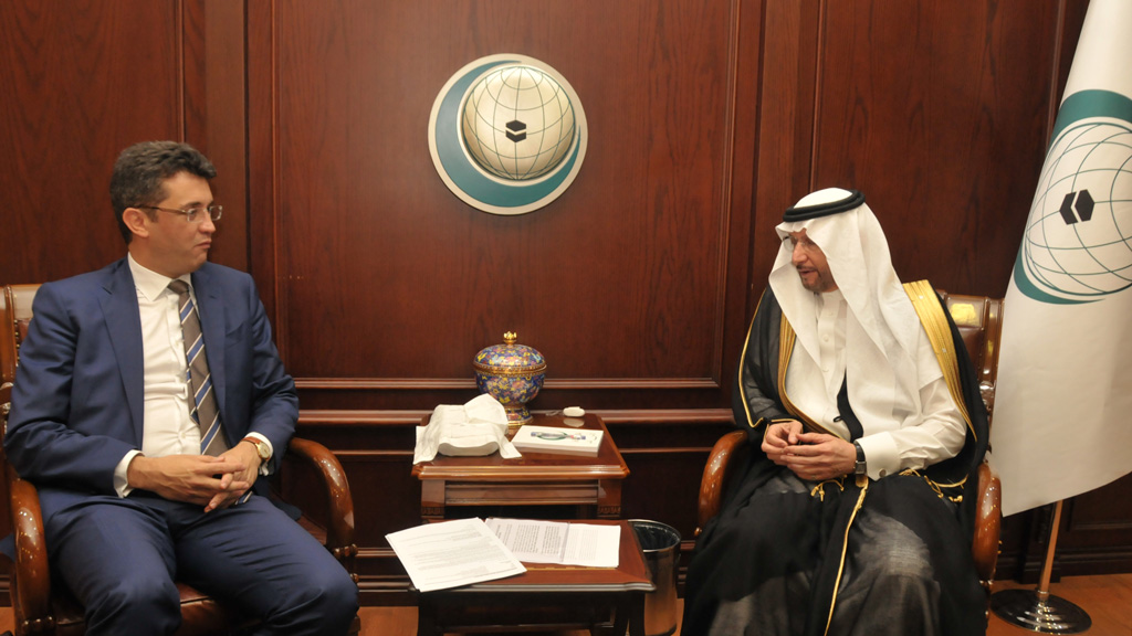 OIC Secretary General Receives the Representative