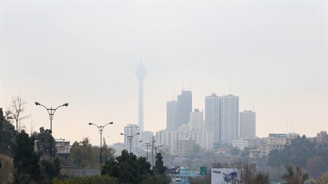 Smog forces schools