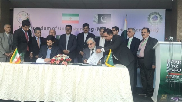 Iran, Pakistan ink MoU to facilitate bilateral trade