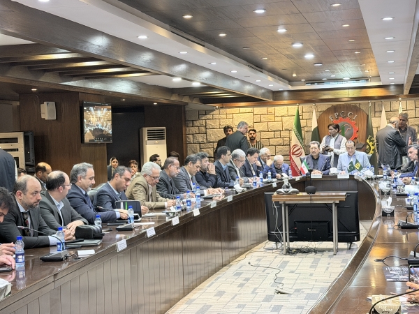 Iran urges lasting investment in eastern trade routes with Pakistan