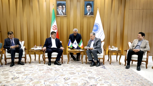 Iran chamber urges Uzbekistan to waive visas for Iranian businesspeople